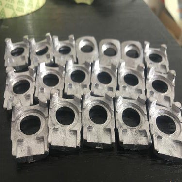 神农架铅异形件